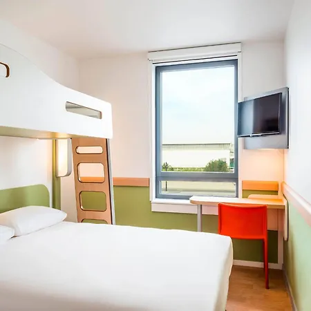 호텔 Ibis Budget Paris Coeur D'orly Airport 2*
